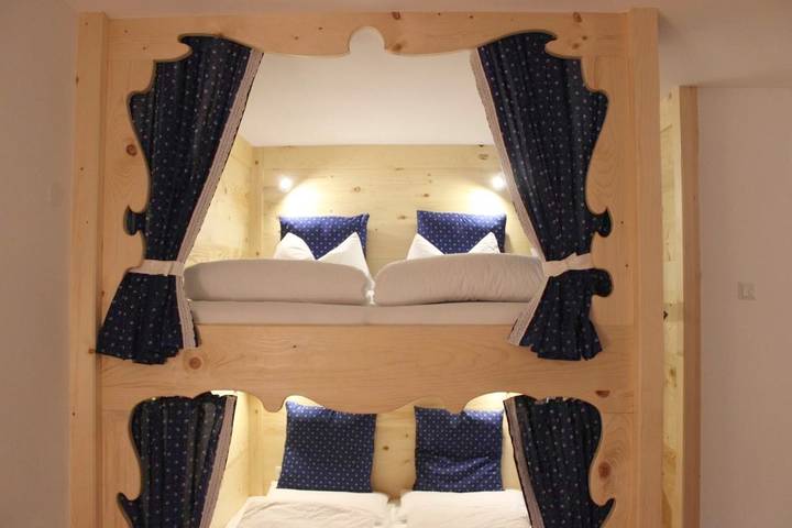 Ferienwohnung für 12 Personen, mit Ausblick und Balkon sowie Sauna in Reischach Südtirol - 2
