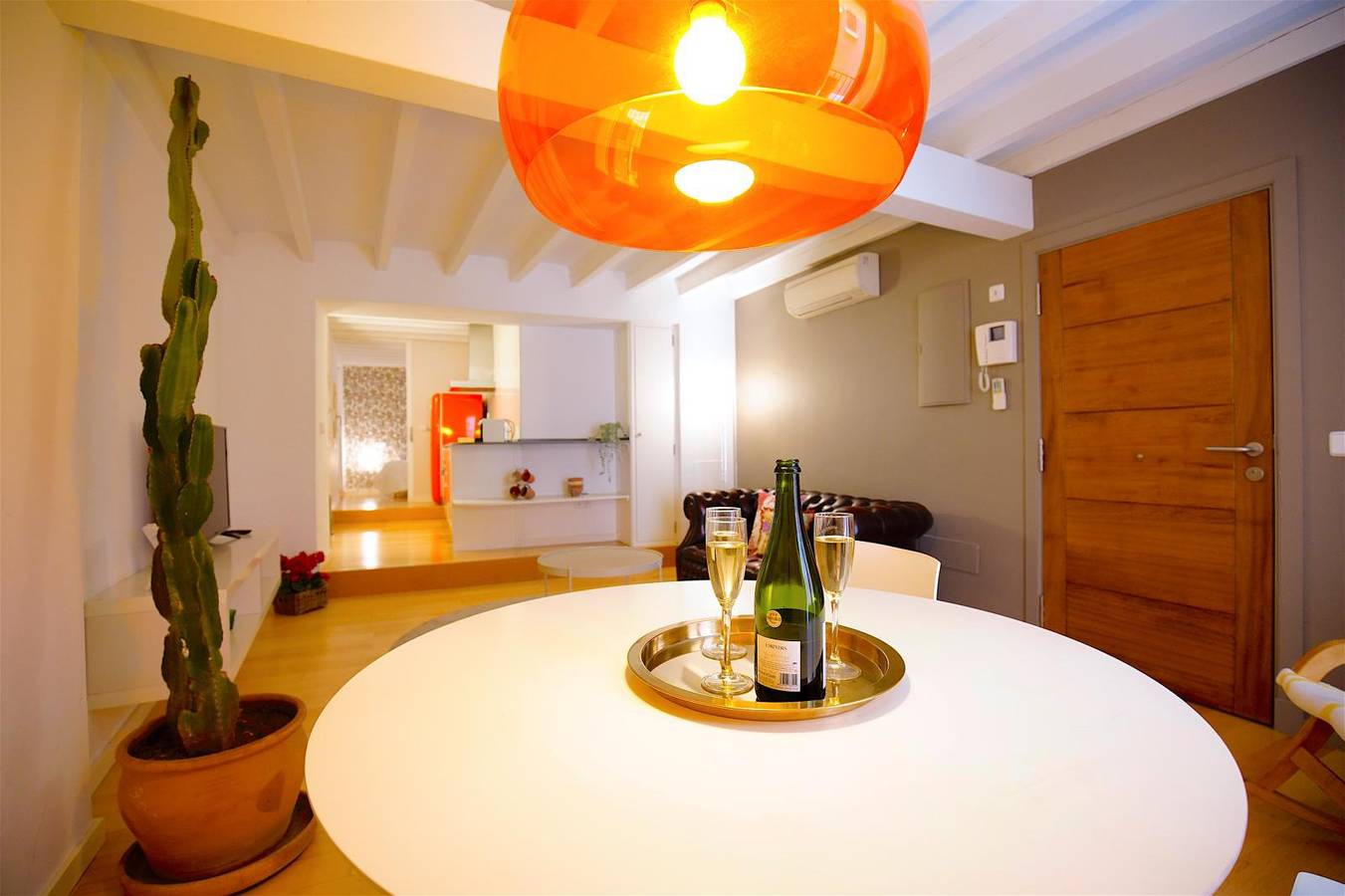 Apartamento entero, Apartamento de vacaciones para 2 personas con balcón/terraza in Palma Old Town, Palma
