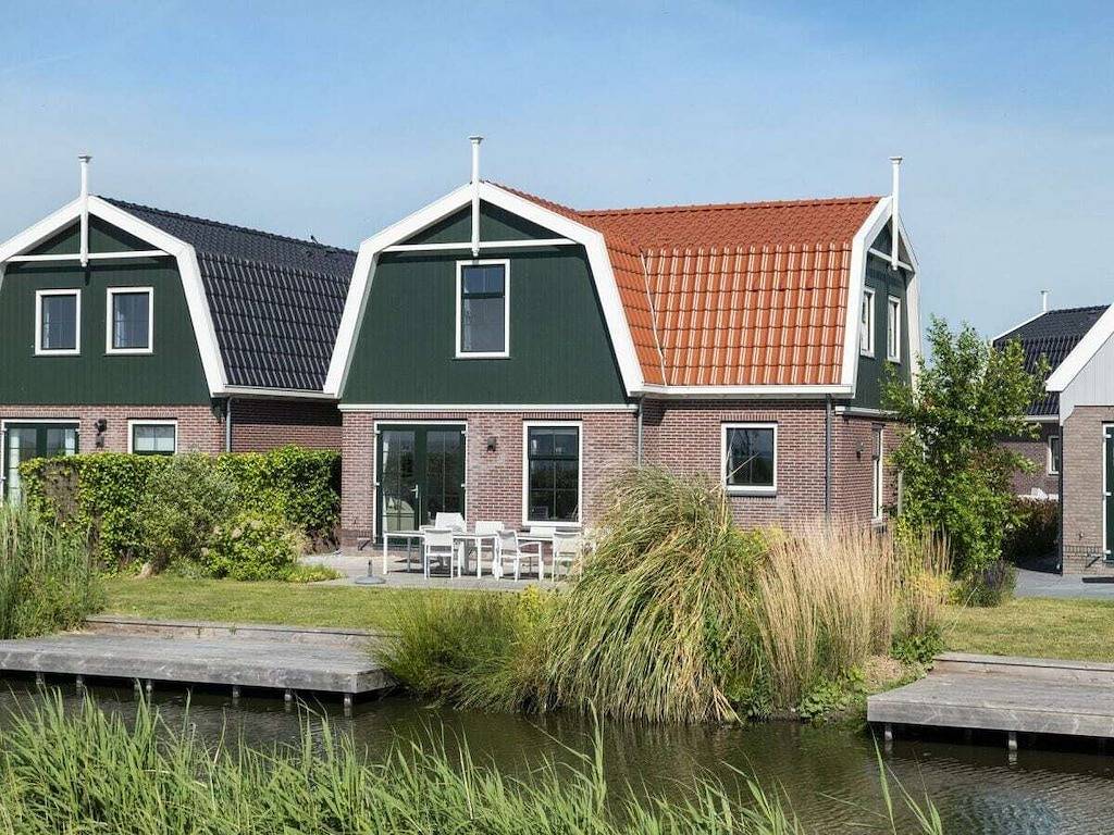 Ferienhaus in Uitdam mit Terrasse in Markermeer