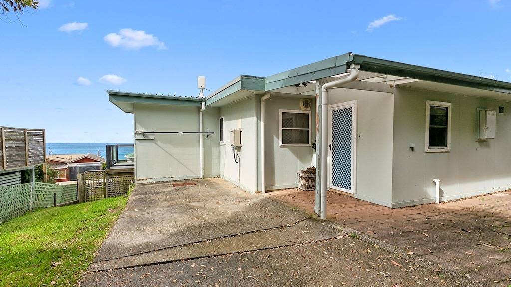Blue Surf in Skenes Creek, Colac Otway Shire