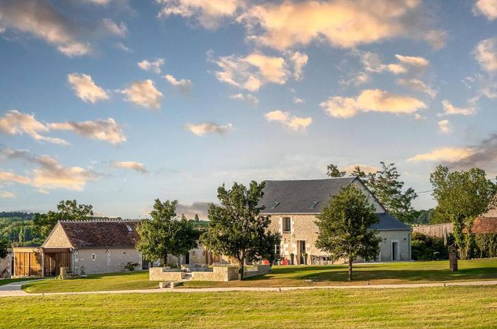 Gîte pour 2 personnes, avec vue ainsi que jardin et piscine, animaux acceptés à Fléré-la-Rivière