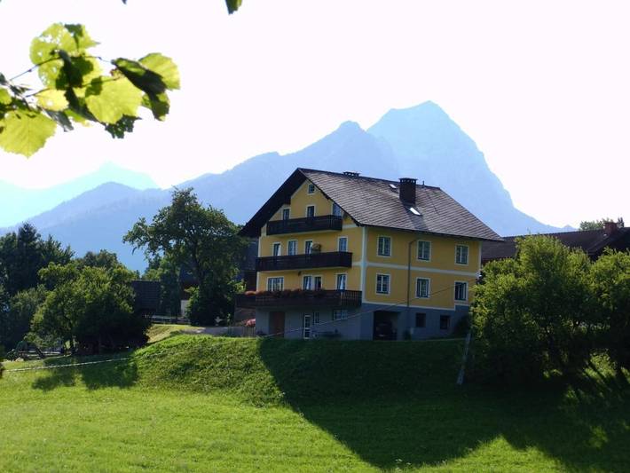 Ferienwohnung für 4 Personen, mit Balkon und Terrasse sowie Garten und Sauna