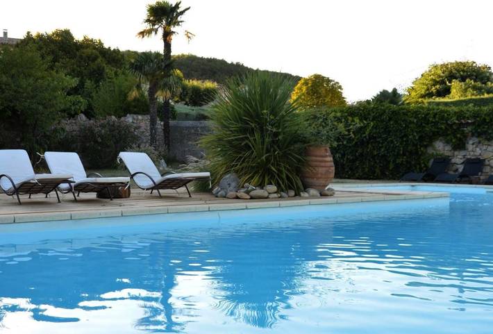 Maison d’hôte pour 2 personnes, avec Jacuzzi et Terrasse ainsi que Jardin et Piscine à Villeneuve-de-Berg