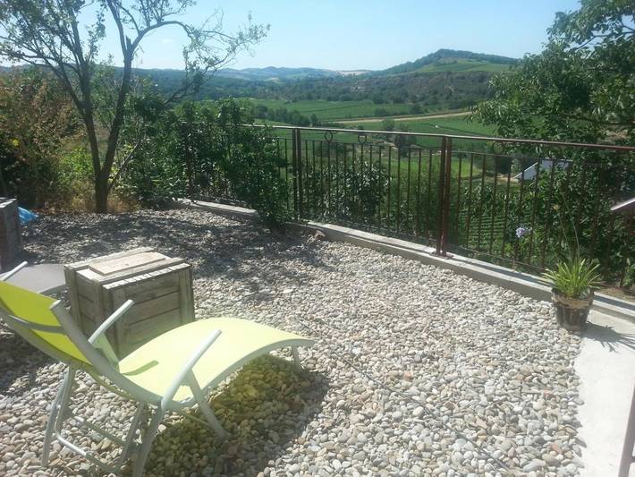 Location de vacances pour 4 personnes, avec piscine ainsi que vue et jardin, animaux acceptés à Pauligne - 2