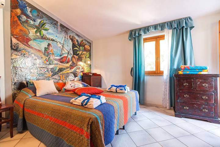 Calagonone Villa with garden bbq, WiFi / AC --- Iun Code: in Cala Gonone, Dorgali