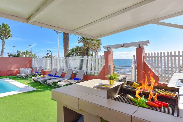 Villa for 10 people, with Ocean view and Terrace as well as Yard and Pool in San Agustin