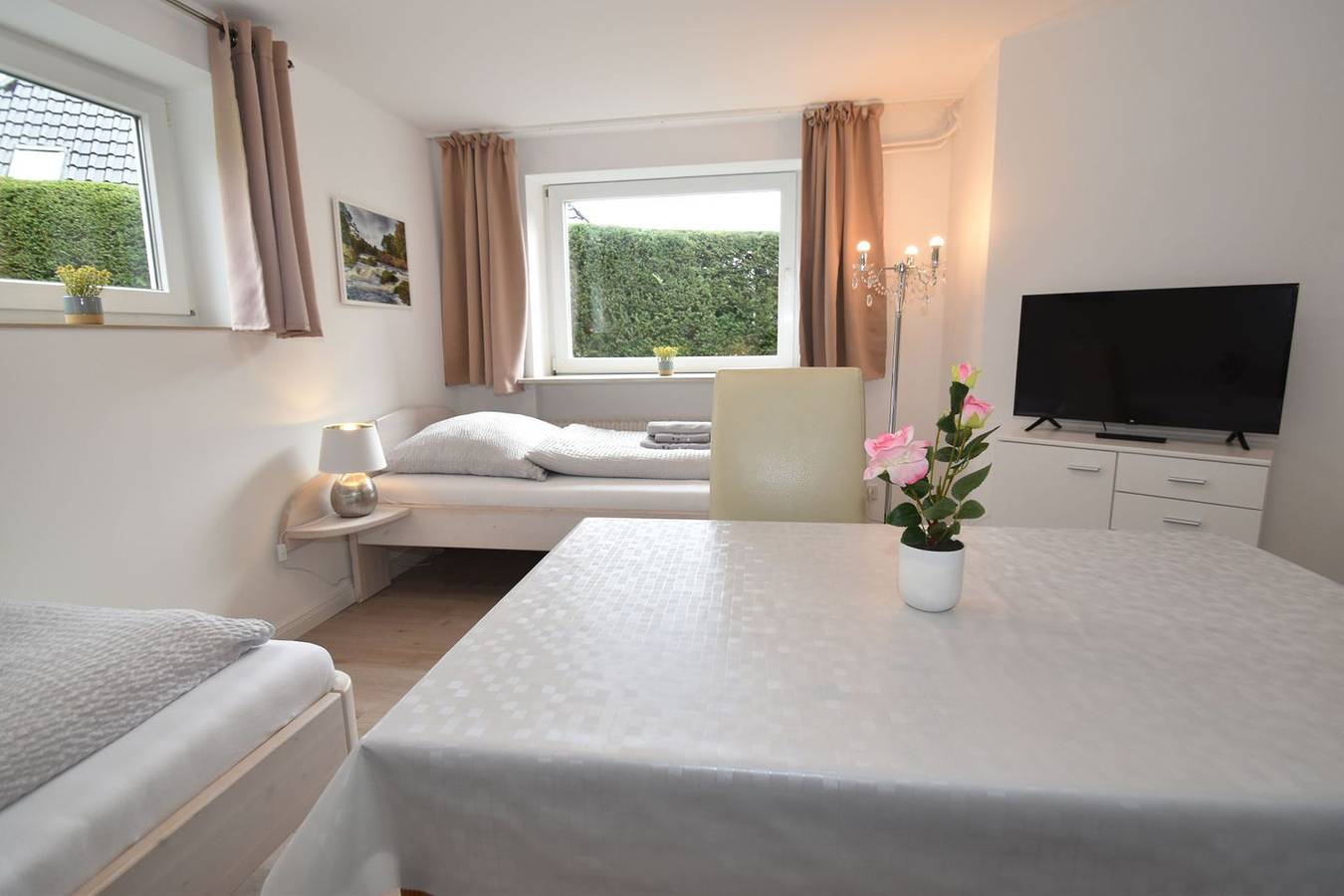 Hel leilighet, Fewo1846 - Monteurswohnung Fuchsbau - Apartment with 3 bedrooms and 2 bathrooms in Flensburg, Flensborg Fjord