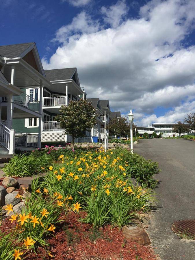 Gîte pour 5 personnes, avec vue ainsi que terrasse et vue sur le lac dans Saint Donat De Montcalm