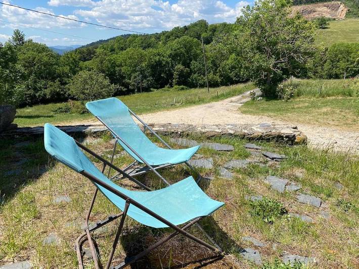 Location de vacances pour 5 personnes, avec vue et jardin, adapté aux familles dans Saint-Julien-du-Pinet - 3
