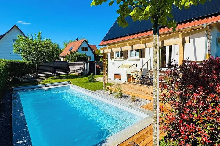 Ferienhaus für 4 Personen, mit Garten und Pool in Lindau