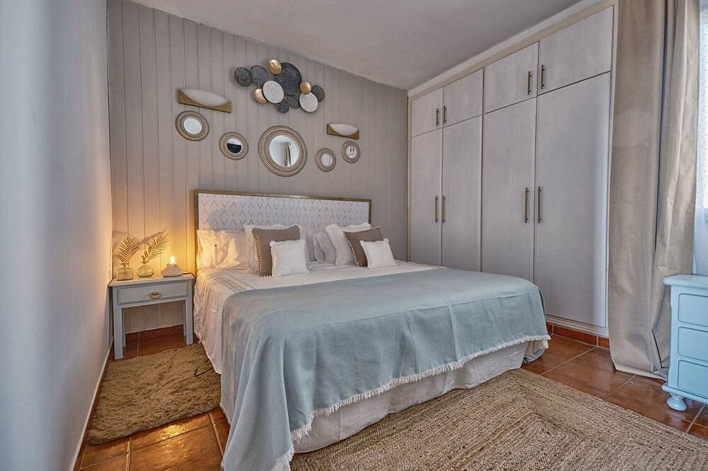 Holiday Home 'Casa Amaore - La Gomera' with Shared Pool, Private Terrace and Wi-Fi in Playa de Santiago, La Gomera