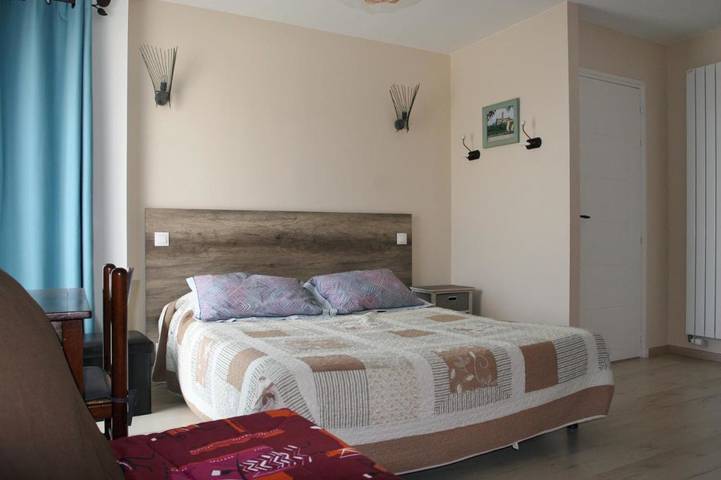 Chambre d’hôte pour 2 personnes, avec Balcon et Terrasse ainsi que Jardin et Vue
