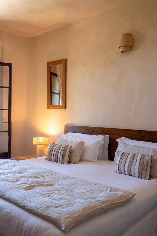 Hôtel pour 2 personnes, avec terrasse et vue ainsi que jardin et piscine à Lama - 4