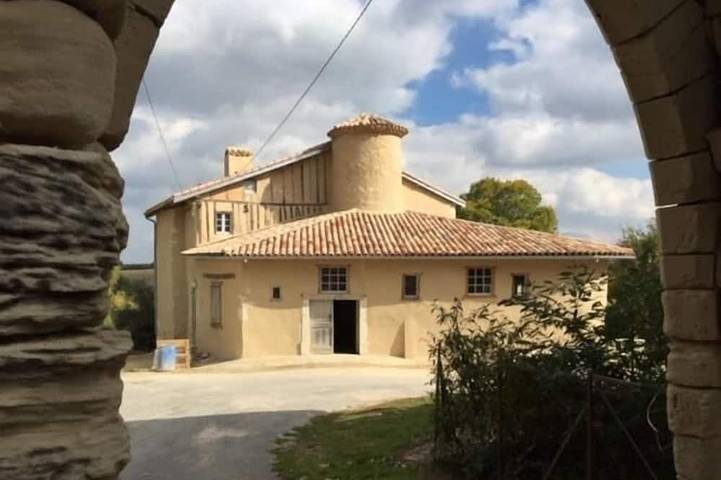 Location de vacances pour 10 personnes, avec jardin et jacuzzi, animaux acceptés dans Alan