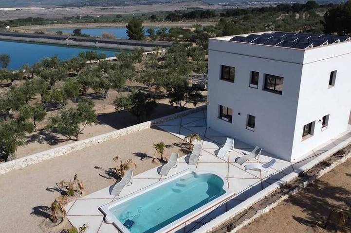 Casa de vacaciones para 5 personas, con balcón además de jardín y piscina - 1