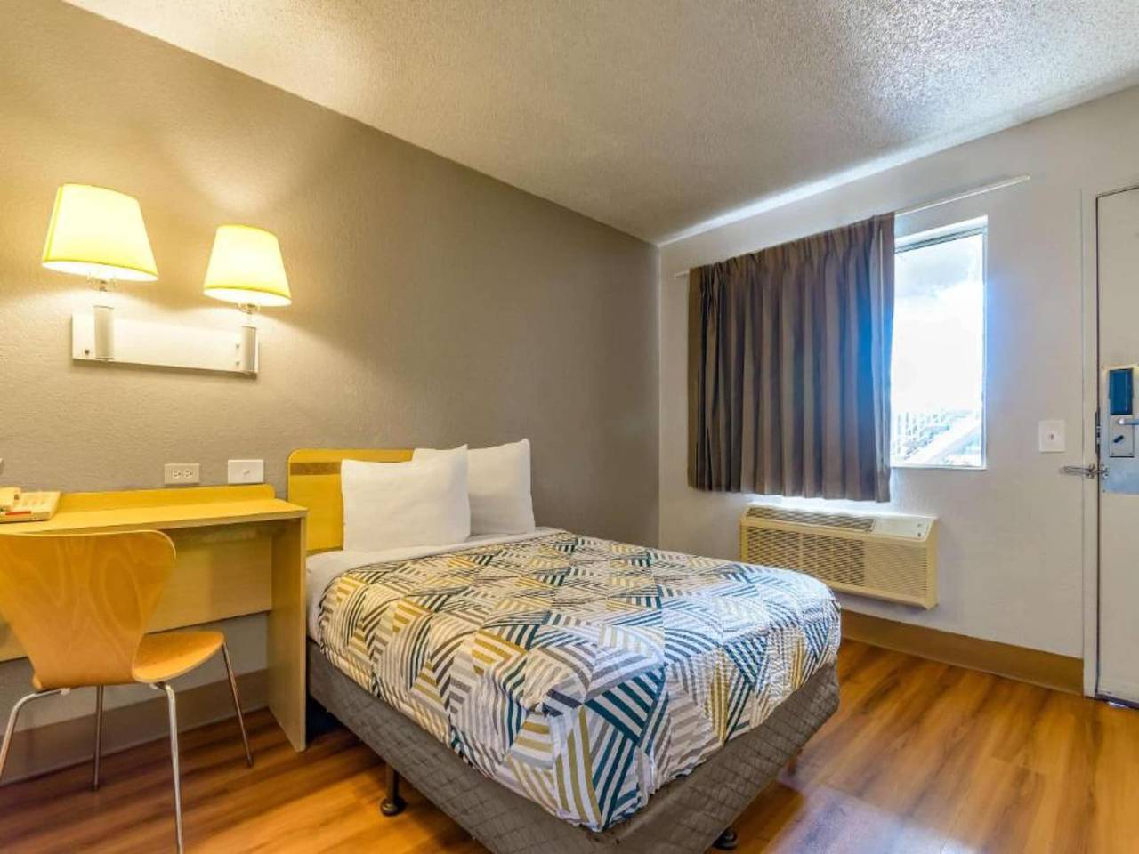 Ganze Wohnung, 1 Doppelbett | Barrierefrei/Badewanne in Hayward (CA), Silicon Valley