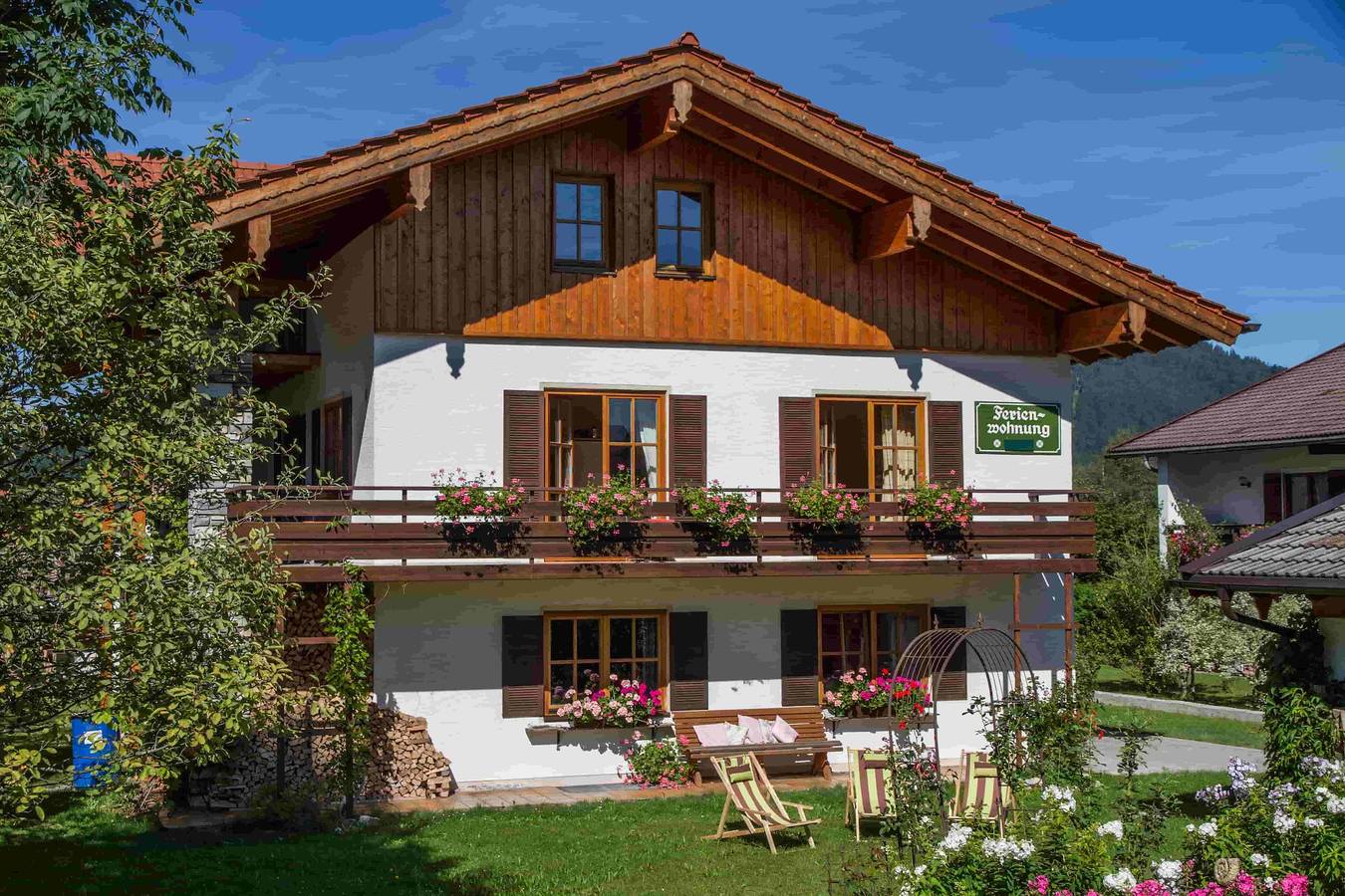 Ganze Ferienwohnung, Ferienwohnungen Waldherr (Adlgasser Wirtsfamilie) - Chiemgau Karte - Ferienwohnung Freizeit für 4 Erwachsene und 1 Kind, 2 Schlafzimmer, 60 m² in Inzell, Bayerische Alpen