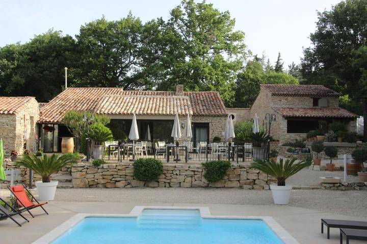 Chambre d’hôte pour 2 personnes, avec jardin et piscine ainsi que terrasse et vue à Murs - 2