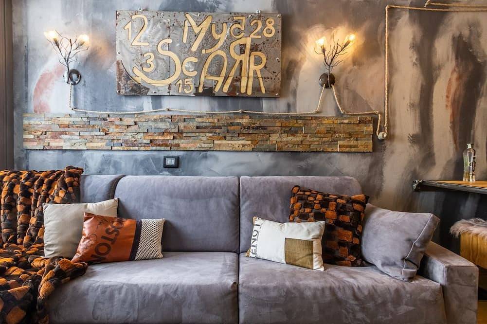 Entire apartment, Ski-in/Ski-out Studio with Mountain Views in Cervinia Cielo Alto, Valtournenche