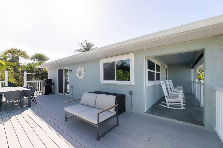 Vacation rental for 9 people, with garden and hot tub as well as pool, with pets in Fort Pierce