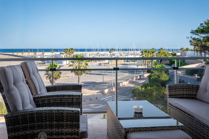 Ganze Wohnung, Ferienwohnung für 6 Personen mit Terrasse in Torredembarra, Costa Dorada