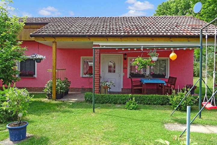 Ferienhaus für 4 Personen, mit Terrasse in Großwoltersdorf