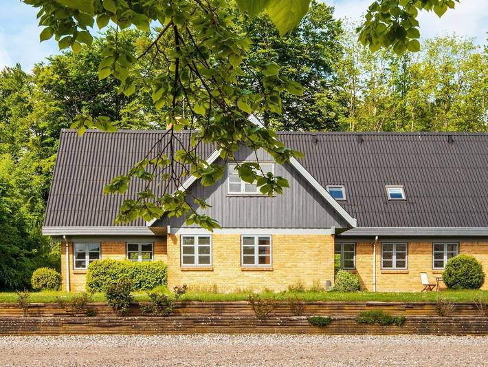 Feriehus for 20 personer, med terrasse og hage, barnevennlig i Silkeborg