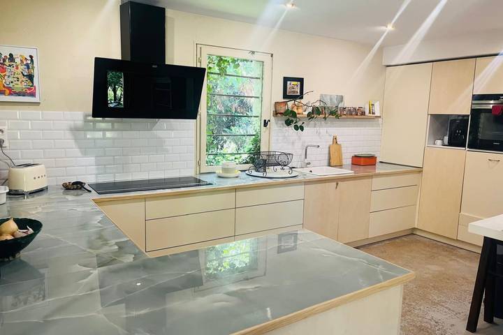 Location de vacances pour 6 personnes, avec terrasse ainsi que jardin et piscine à Robion - 3