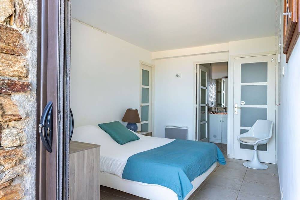 Schönes  Ferienhaus für 6 Personen mit  W-Lan, Tv und Terrasse in Cap Bénat, Bormes-les-Mimosas