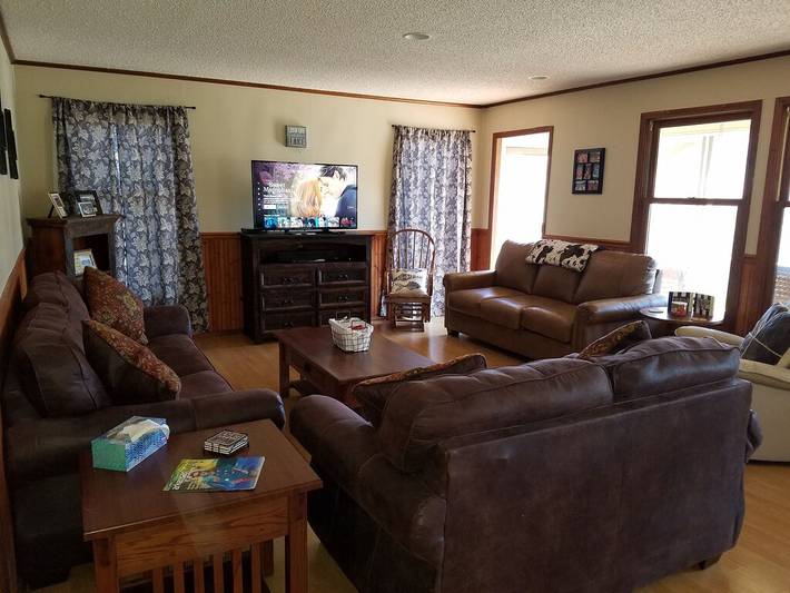 Vacation house for 12 people, with yard, with pets in Beaver Lake