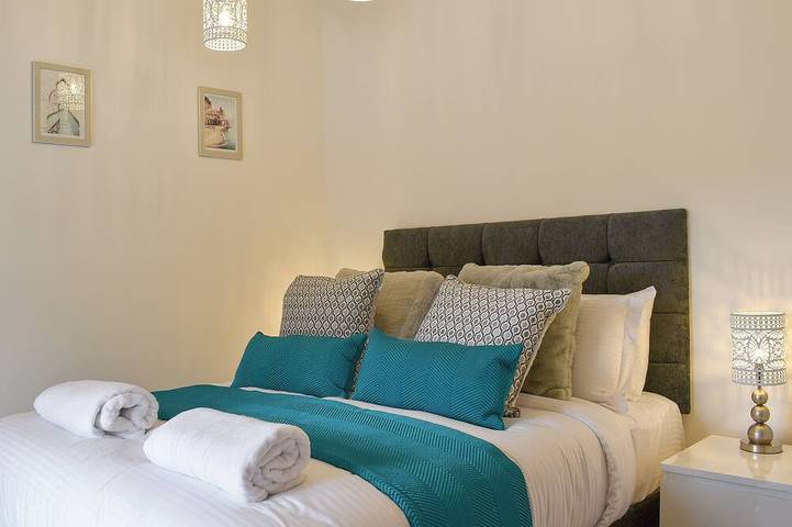 3 chambres à coucher à Greasby, Wirral in Merseyside
