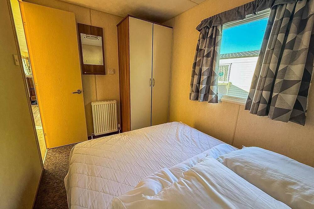 Lovely caravan for hire at Manor Park in Hunstanton in Hunstanton, Norfolk Coast