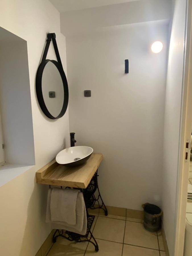 Appartement entier, One-Bedroom Apartment in Saint-Laurent-Nouan, Sologne