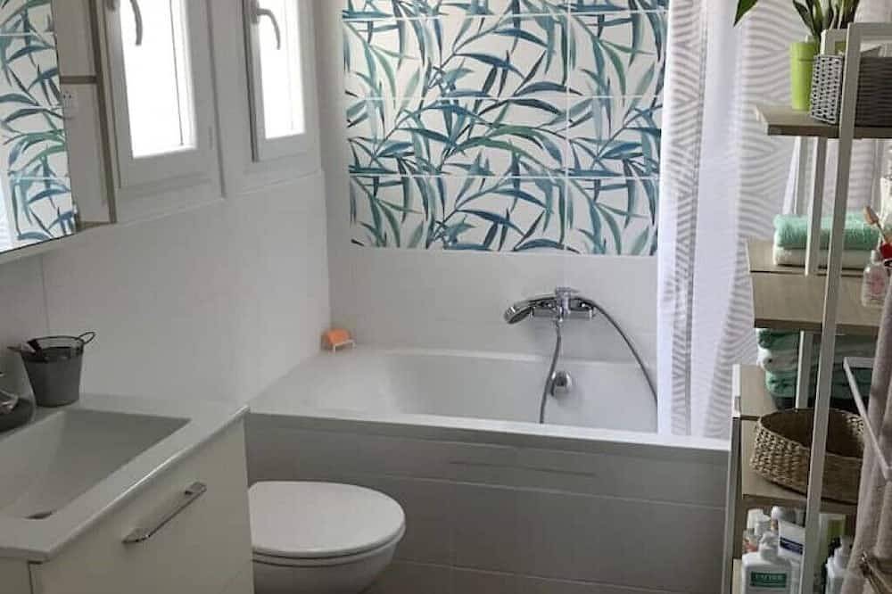 Entire apartment, Haus im Haus mit Garten, zu Fuss zum Strand in La Garde, Toulon region