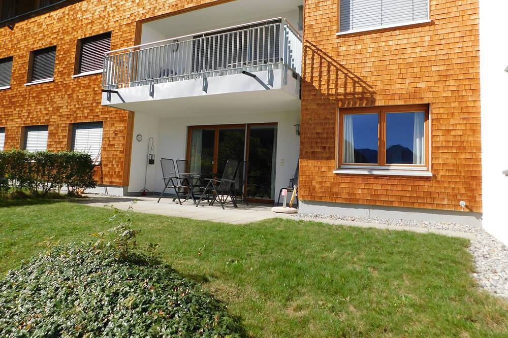 Ganze Wohnung, Ferienwohnung mit schöner Gartenterrasse in Rätikon Gebirgsgruppe, Bürserberg