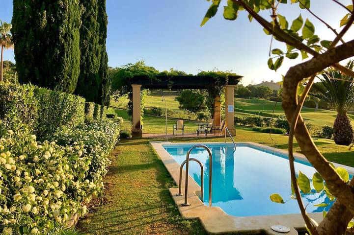 Apartamento para 9 personas, con jardín y piscina en Sotogrande