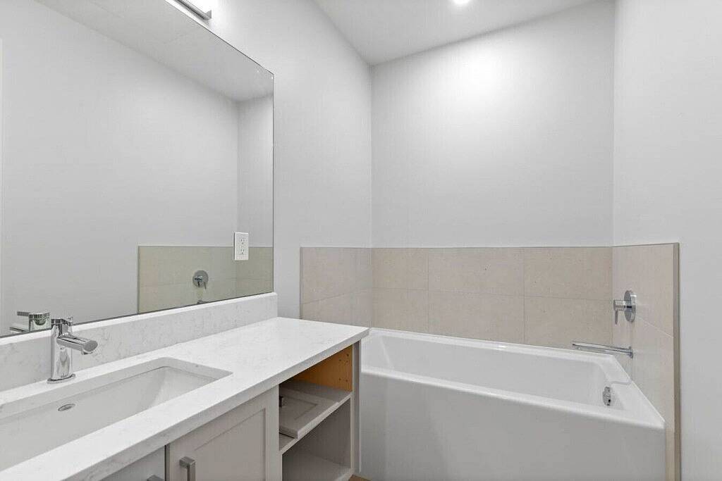 3-bedroom Modern Rental Unit 2 in Parksville, Regional District of Nanaimo