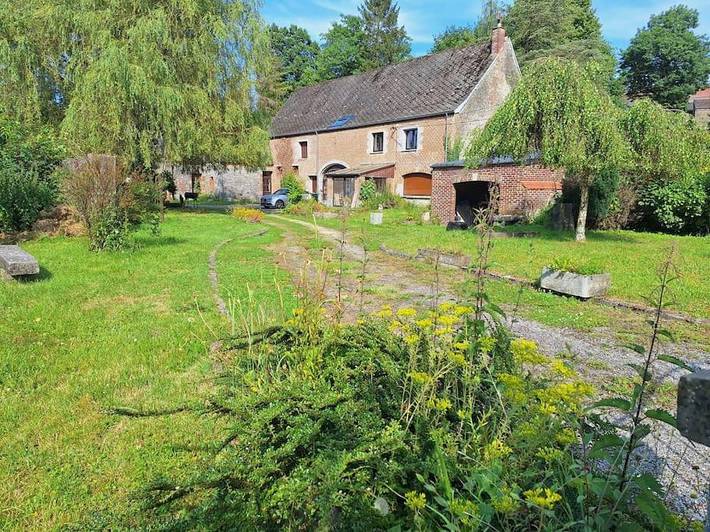 Location de vacances pour 7 personnes, avec Terrasse ainsi que Jardin et Vue à Féron