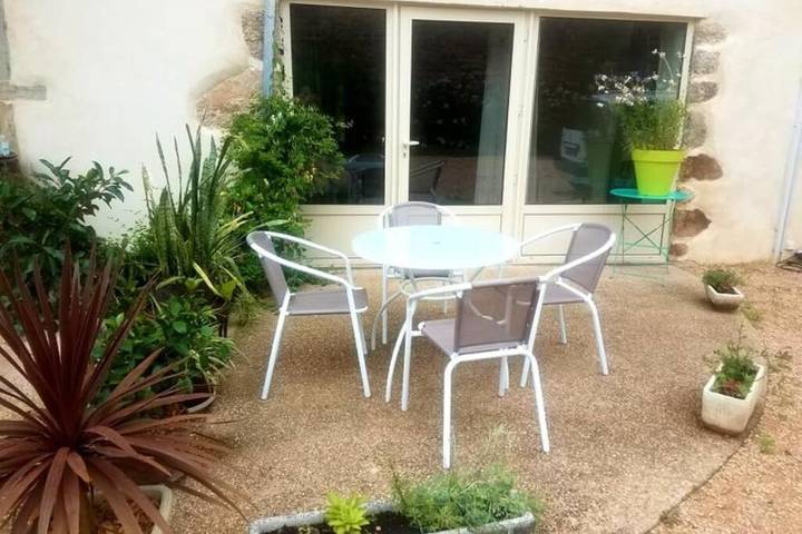 Location de vacances pour 28 personnes, avec terrasse à Buffières - 3