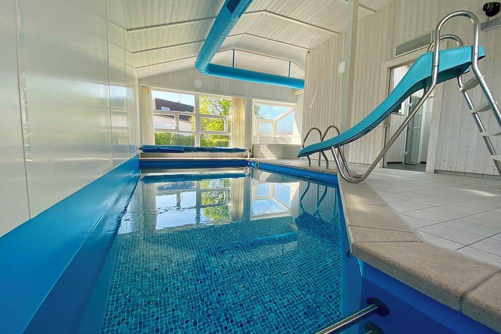 Poolhaus Ostsee - Ferienhaus mit privatem Indoor Pool und Wellnessbereich in Schönhagen, Brodersby