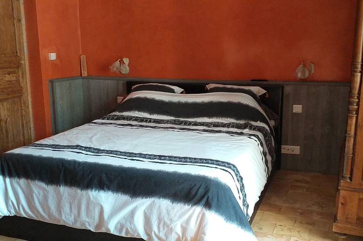 Maison de vacances pour 2 personnes, avec jardin ainsi que balcon et jacuzzi, animaux acceptés en Provence-Alpes-Côte d'Azur - 2