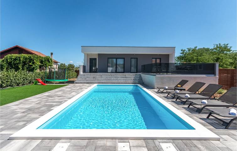 Ferienhaus für 8 Personen, mit Terrasse und Pool in Zadar - 2
