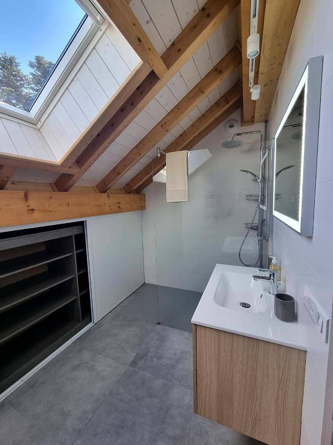 Appartement entier, Two-Bedroom Apartment in Feigères, Région de Saint-Julien-en-Genevois