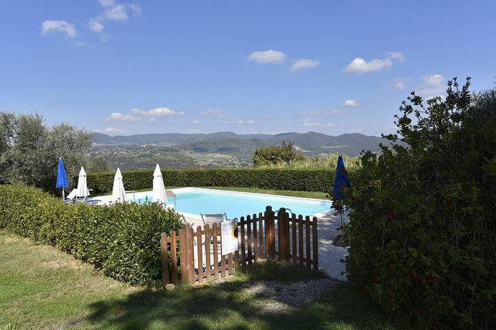 Ferienhaus für 7 Personen, mit Garten und Pool sowie Terrasse, mit Haustier