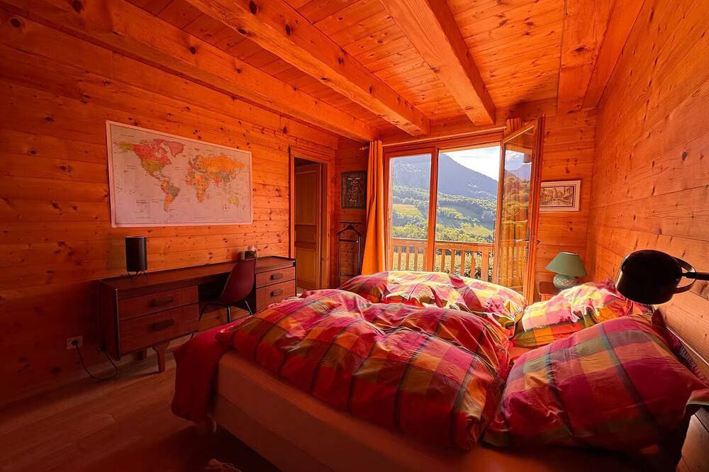 10 min from Lake Annecy, large, quiet chalet with view in Faverges, Parque natural regional del Macizo de Bauges