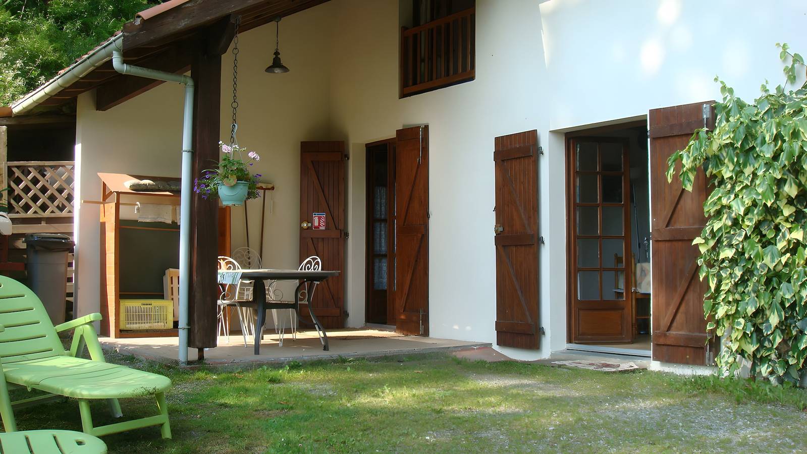 Gîte des Carcis : vue montagne, terrasse privée et Wi-Fi in Ganac, Parc naturel régional des Pyrénées ariégeoises