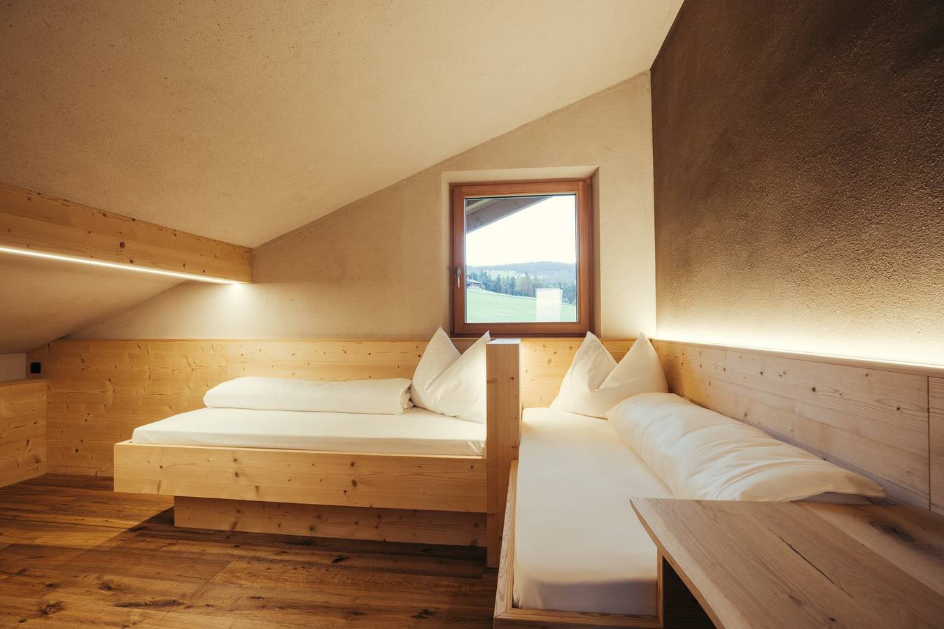 Entire apartment, Holiday Apartment "Obertimpflerhof Lola" with Mountain View, Private Terrace & Wi-Fi in Vöran, Sarntal Alps