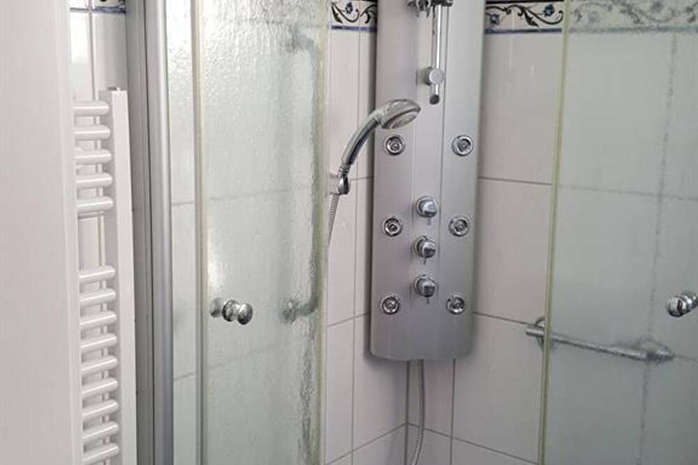 Ganze Wohnung, Ferienwohnungen Angela/ 2-Bettwohnung mit Balkon - 2-Bettwohnung mit Balkon in Bad Marienberg, Westerwald