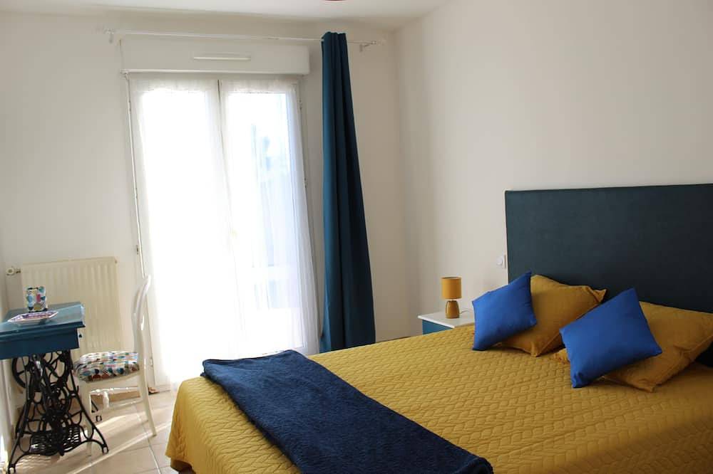 On the heights of Carcassonne with its own private pétanque area in Carcassonne, Carcassonne region