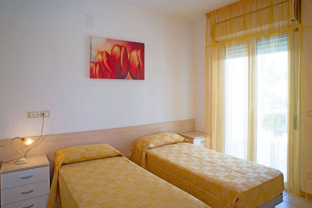 Entire apartment, Tortoreto Apartment close to the sea, Ac,wi -fi in Tortoreto Lido, Tortoreto Region
